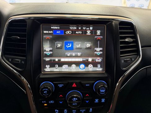 Used 2017 Jeep Grand Cherokee Limited w/ Luxury Group II image 39