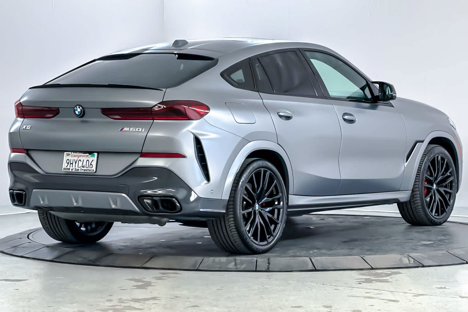 Used 2024 BMW X6 M60i AWD/4WD image 2
