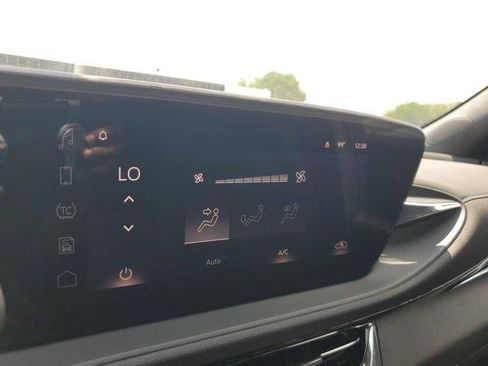 New 2026 Buick Envista Sport Touring FWD image 25
