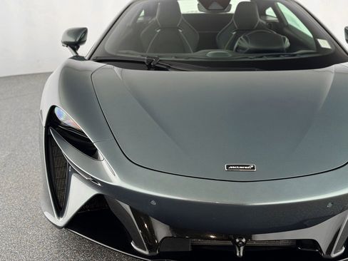 Used 2023 McLaren Artura image 35