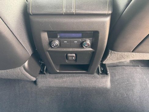 Used 2023 Chevrolet Traverse LT image 17