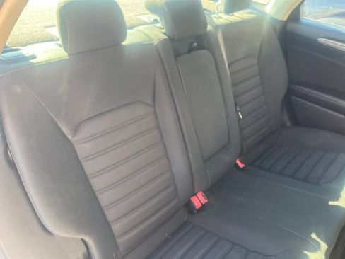 Used 2018 Ford Fusion SE FWD image 37
