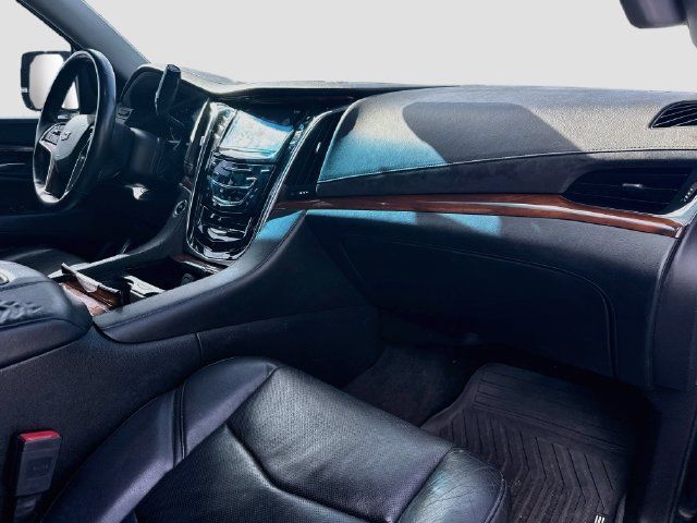 Used 2017 Cadillac Escalade Luxury AWD/4WD image 31