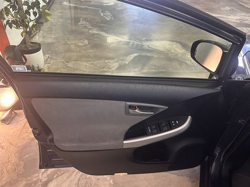 Used 2014 Toyota Prius image 16