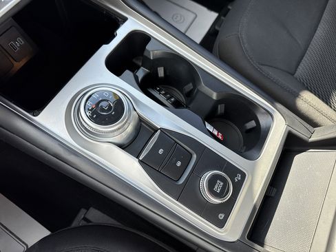 Certified 2023 Ford Explorer XLT w/ Class IV Trailer Tow Package image 31