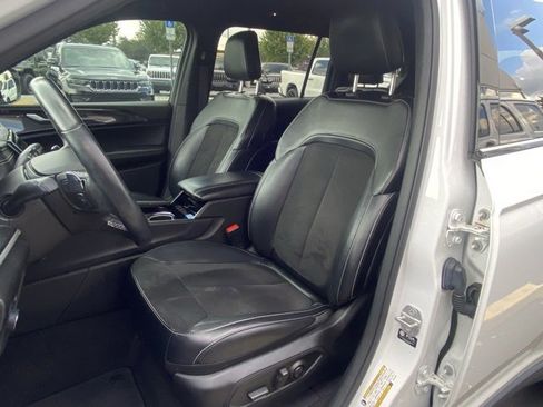 Used 2021 Jeep Grand Cherokee L Laredo image 12