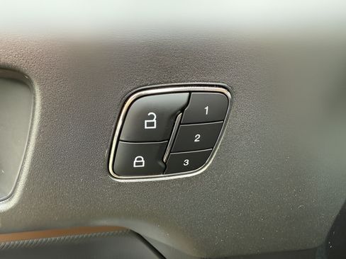 Certified 2025 Ford Bronco Sport Outer Banks w/ Outer Banks Tech Package+ AWD/4WD image 23