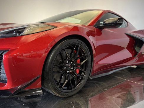 Used 2024 Chevrolet Corvette Z06 w/ Z07 Performance Package RWD image 22