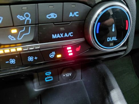 Certified 2022 Ford Escape SE w/ SE Sport Appearance Package image 7