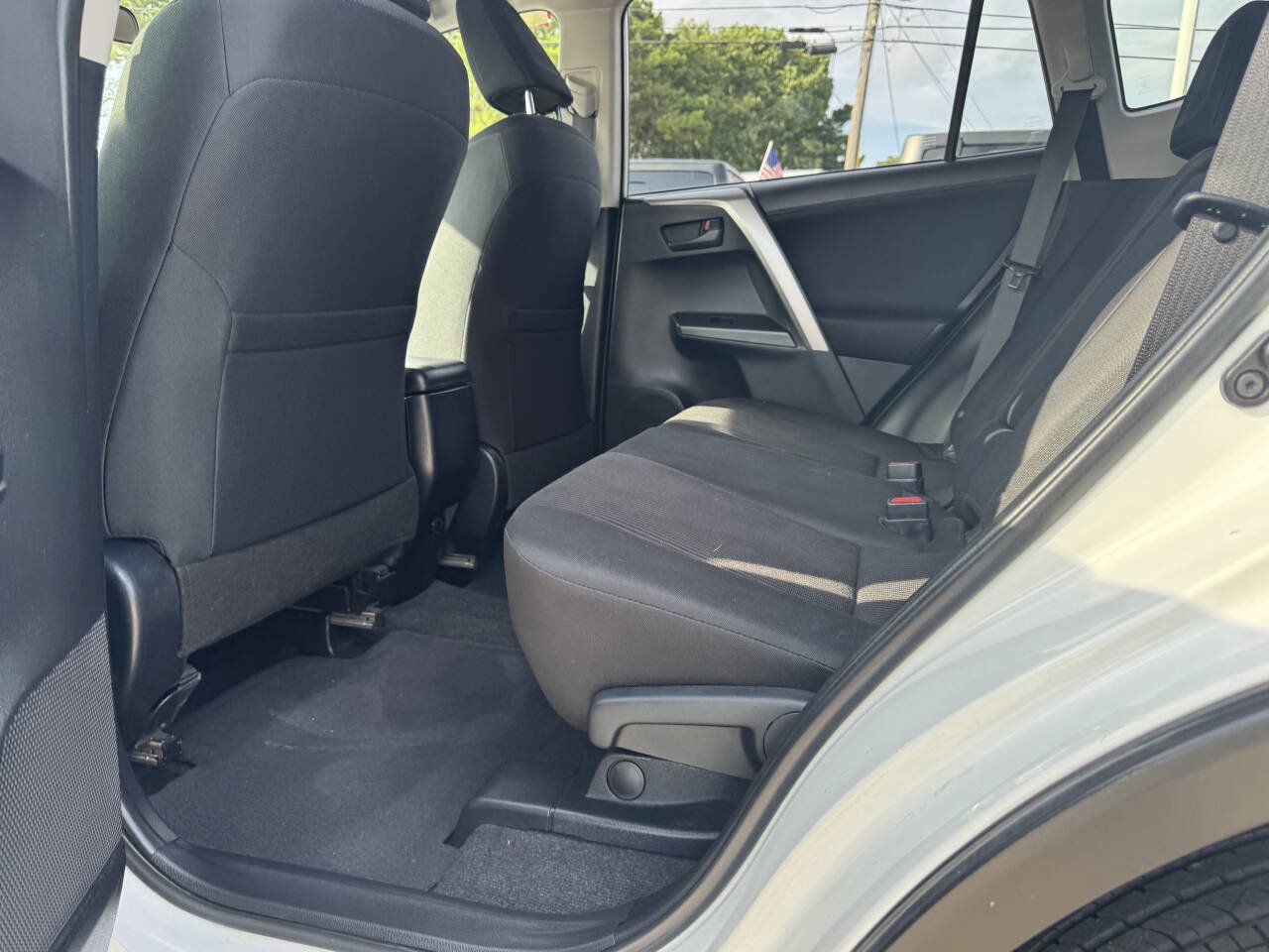 Used 2016 Toyota RAV4 LE AWD/4WD image 27