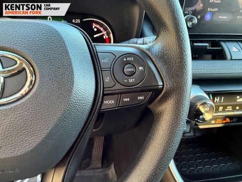 Used 2025 Toyota RAV4 XLE image 19