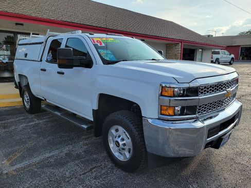 Used 2019 Chevrolet Silverado 2500 W/T AWD/4WD image 3