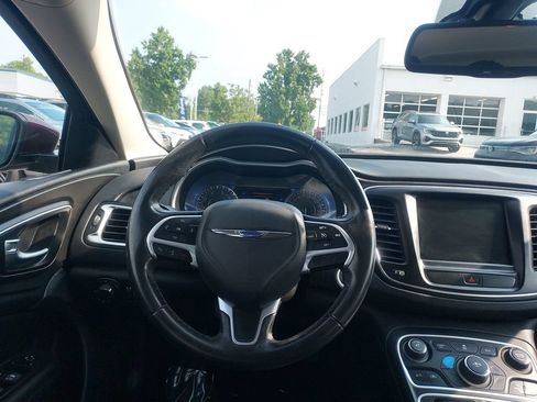 Used 2016 Chrysler 200 Limited FWD image 10