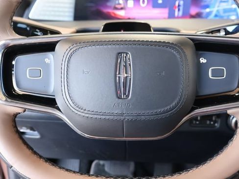 Used 2025 Lincoln Navigator Black Label AWD/4WD image 25