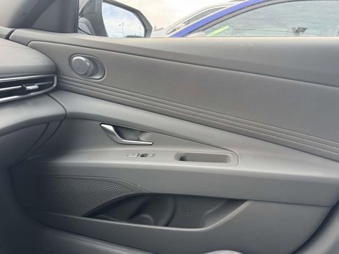 Certified 2025 Hyundai Elantra Sport w/ Cargo Package image 31