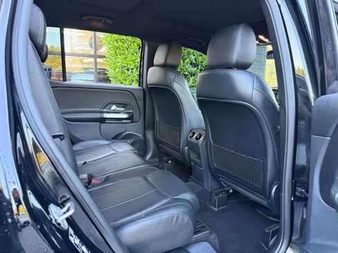 Used 2023 Mercedes-Benz GLB 250 4MATIC image 37