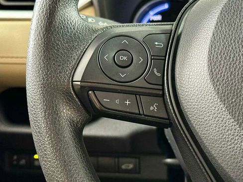 Used 2025 Toyota RAV4 XLE image 27