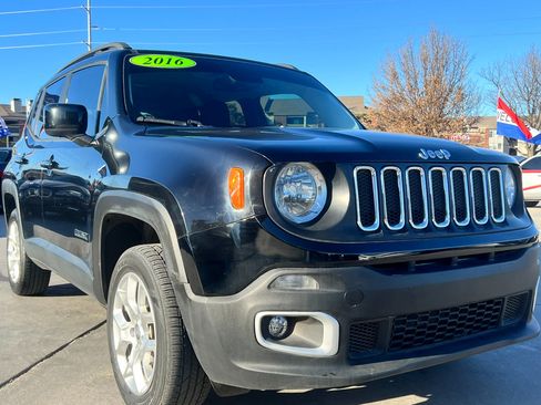 Used 2016 Jeep Renegade Latitude w/ Popular Equipment Group image 1