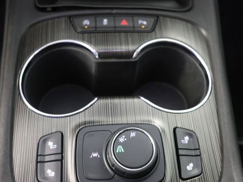 Used 2020 GMC Acadia SLT w/ Driver Alert Package II FWD image 11