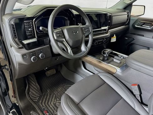 New 2025 Chevrolet Silverado 1500 LT Trail Boss w/ Convenience Package II image 5