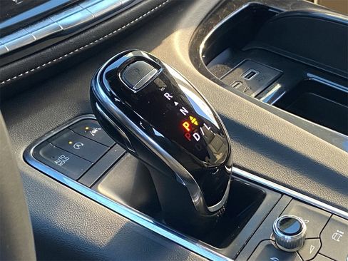 Used 2024 Cadillac Escalade Premium Luxury w/ Performance Package image 30