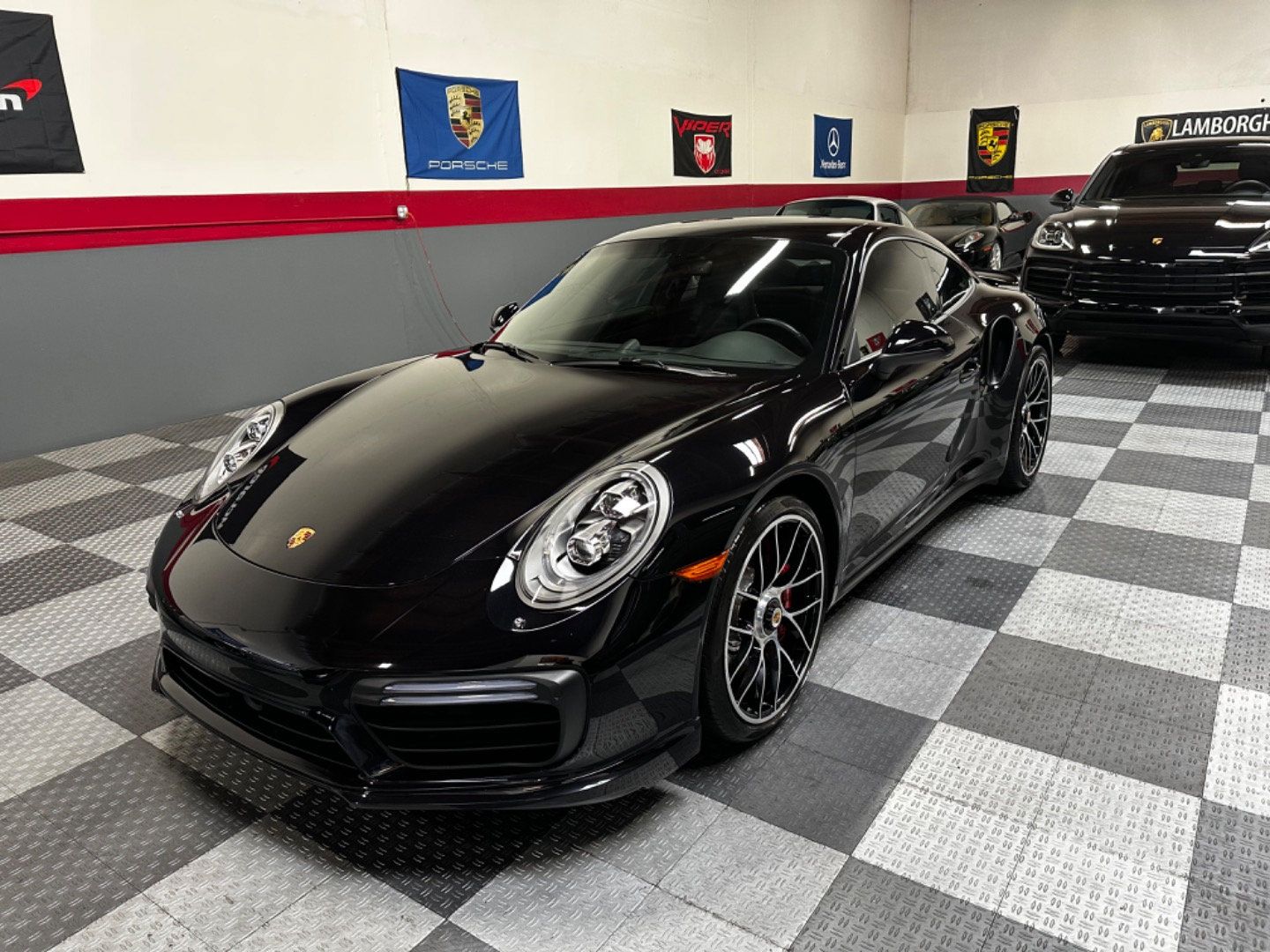 Used 2017 Porsche 911 Turbo Coupe AWD/4WD image 25