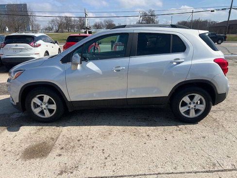 Used 2020 Chevrolet Trax LT FWD image 7