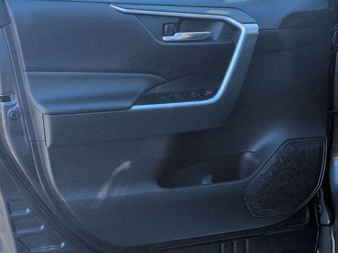 Certified 2022 Toyota RAV4 XLE w/ Convenience Package image 16