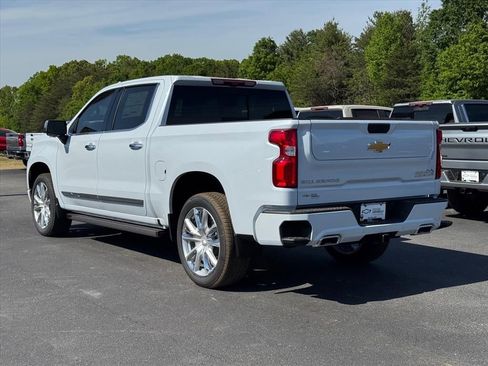 New 2026 Chevrolet Silverado 1500 High Country AWD/4WD image 5