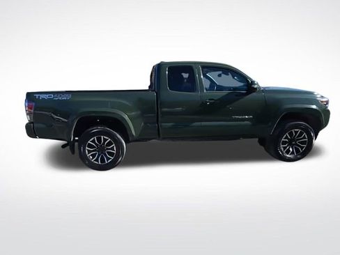 Used 2021 Toyota Tacoma TRD Sport w/ Technology Package image 4