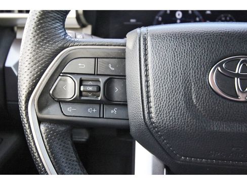 Used 2024 Toyota Tacoma TRD Off-Road image 18