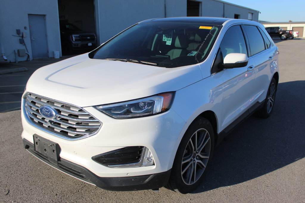 Used 2024 Ford Edge Titanium w/ Equipment Group 301A AWD/4WD image 2