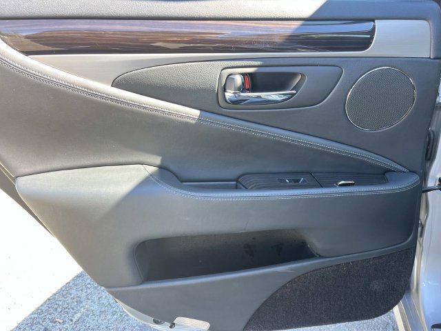 Used 2014 Lexus LS 460 w/ Comfort Package RWD image 21