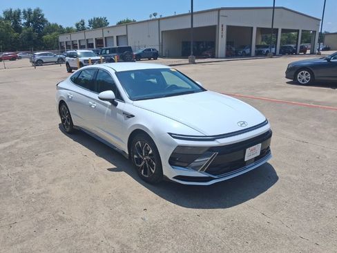 Used 2025 Hyundai Sonata SEL FWD image 5