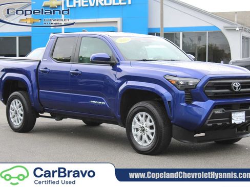 Used 2025 Toyota Tacoma SR5 AWD/4WD image 1