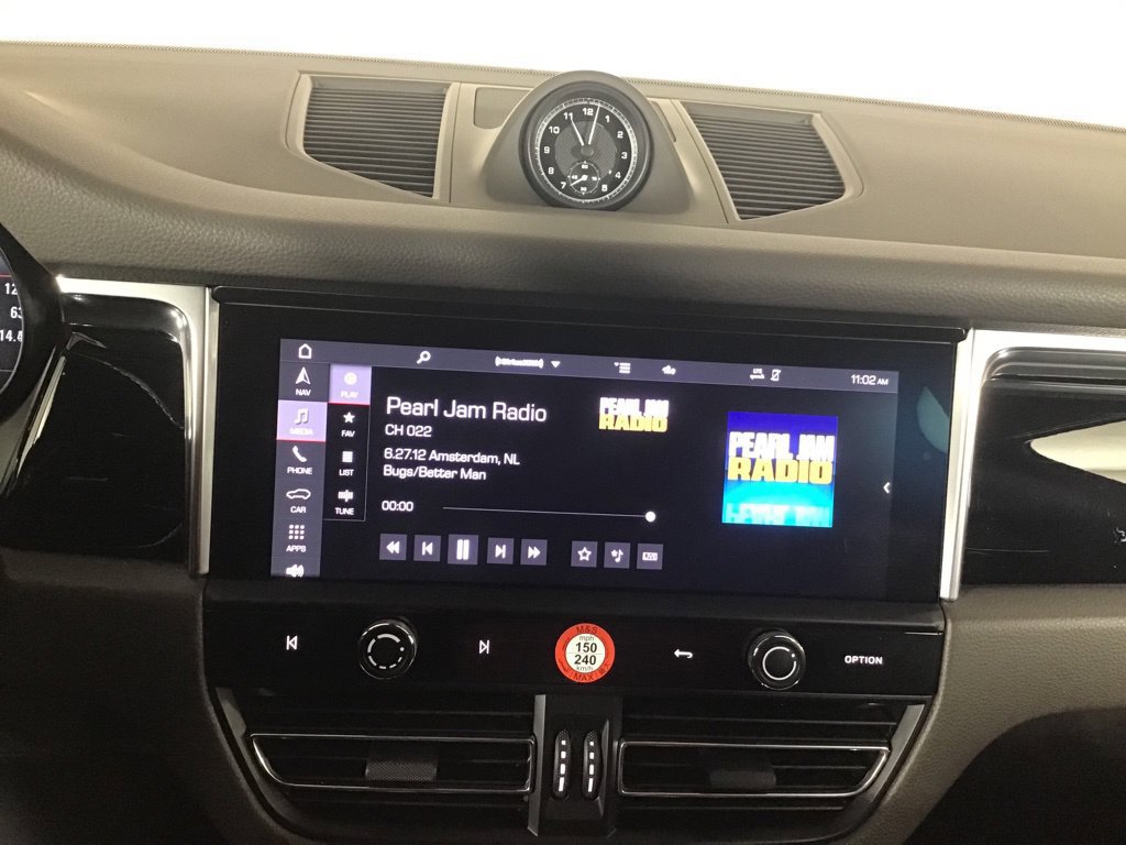 Certified 2026 Porsche Macan AWD/4WD image 33