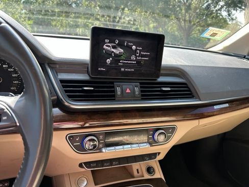 Used 2019 Audi Q5 Premium AWD/4WD image 32