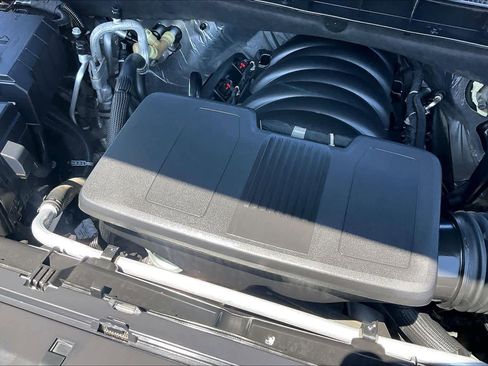 Used 2023 Chevrolet Suburban LT w/ Luxury Package image 30