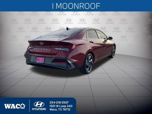 Used 2024 Hyundai Elantra SEL w/ Convenience Package image 8