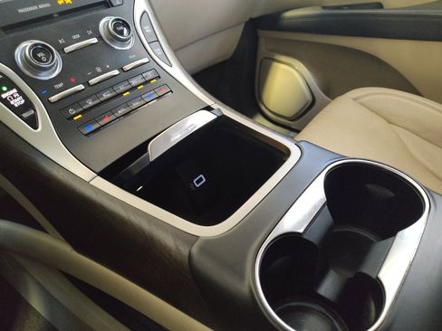 Used 2016 Lincoln MKX Reserve w/ Technology Package FWD image 26