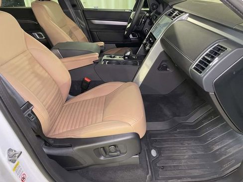 Used 2025 Land Rover Discovery Dynamic SE image 24