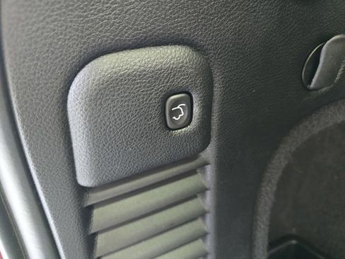 Used 2018 Jeep Grand Cherokee Limited w/ Trailer Tow Group IV image 17