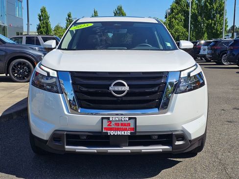 Used 2025 Nissan Pathfinder SL w/ SL Premium Package AWD/4WD image 2