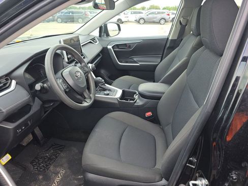 Used 2025 Toyota RAV4 LE AWD/4WD image 7