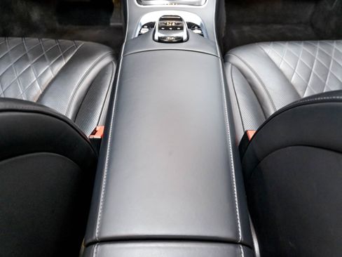 Used 2019 Mercedes-Benz S 560 4MATIC Sedan w/ Premium Package image 36