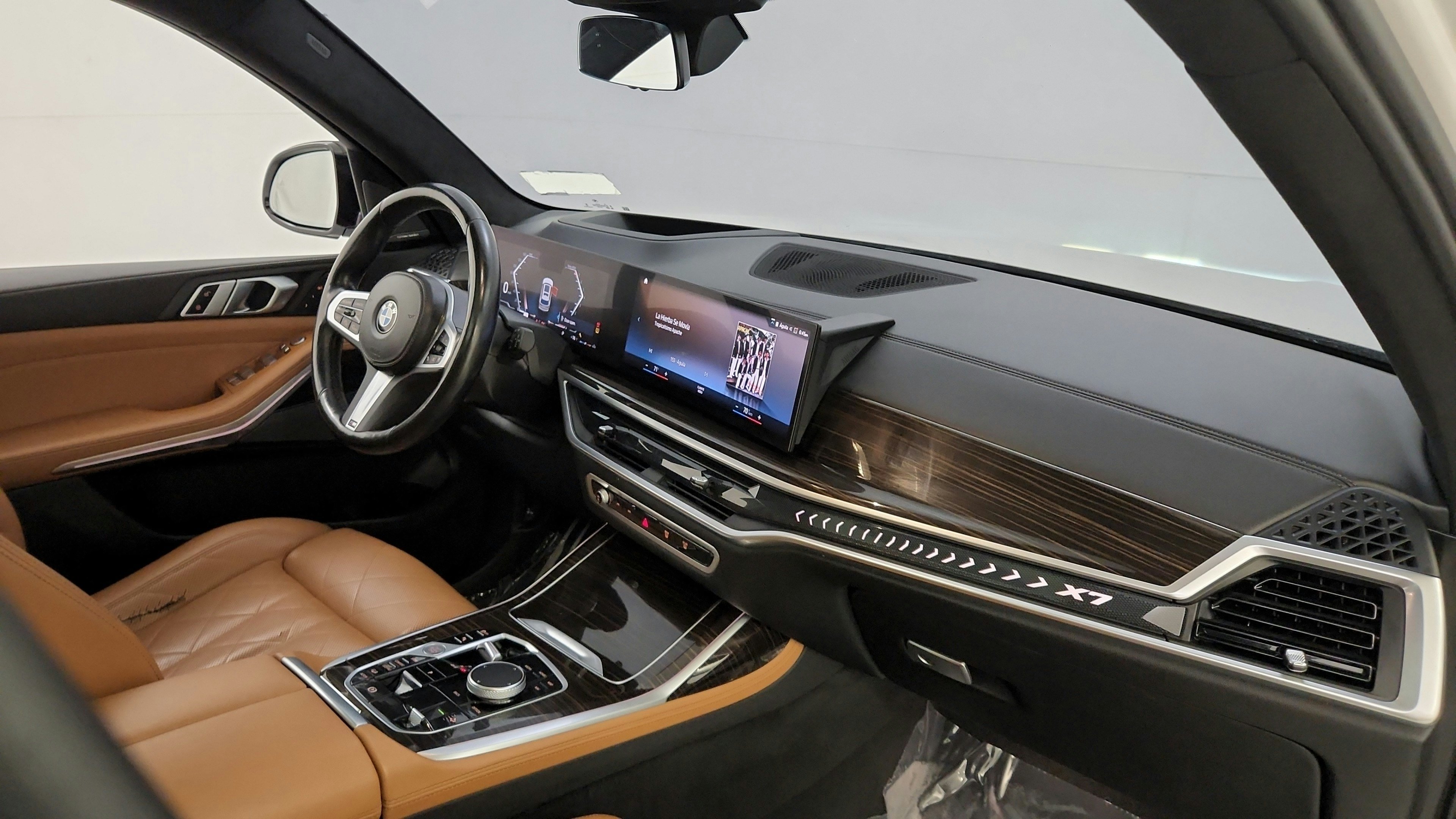 Used 2023 BMW X7 xDrive40i w/ M Sport Package AWD/4WD image 35