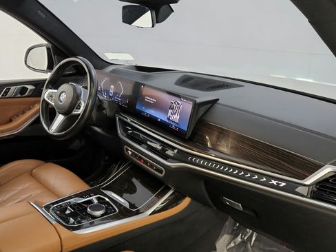 Used 2023 BMW X7 xDrive40i w/ M Sport Package AWD/4WD image 35