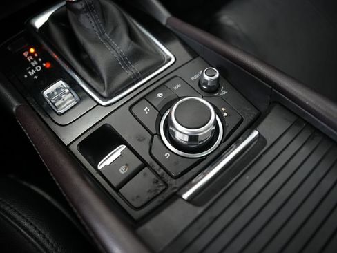 Used 2017 MAZDA MAZDA3 Grand Touring image 25