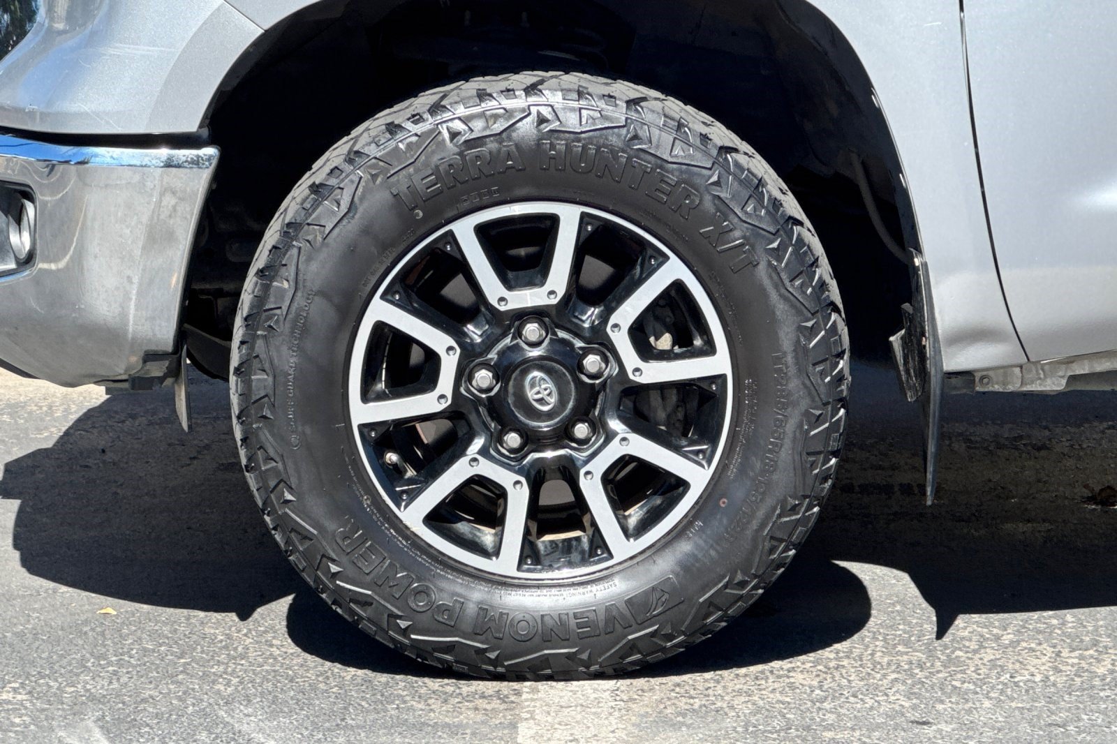 Used 2016 Toyota Tundra SR5 w/ TRD Off Road Package AWD/4WD image 35