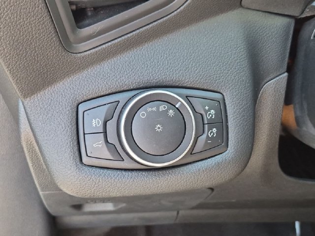 Used 2017 Ford Escape SE FWD image 18